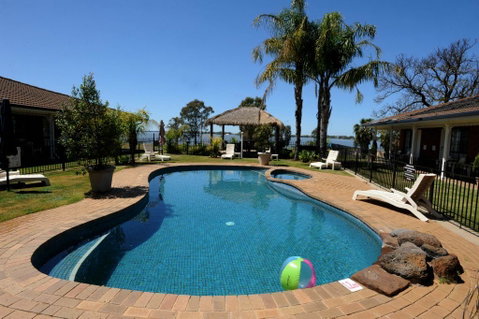 Capricorn Motor Inn - Whitsundays Accommodation 1