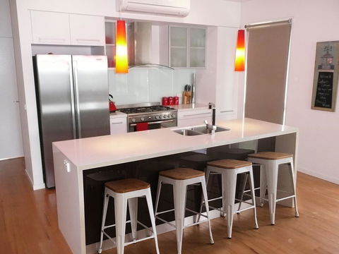 Captain's Cottage - Whitsundays Accommodation 1