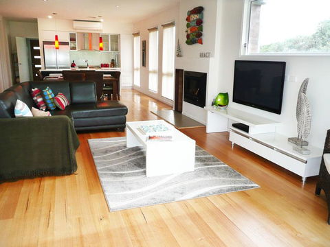 Captain's Cottage - Whitsundays Accommodation 3