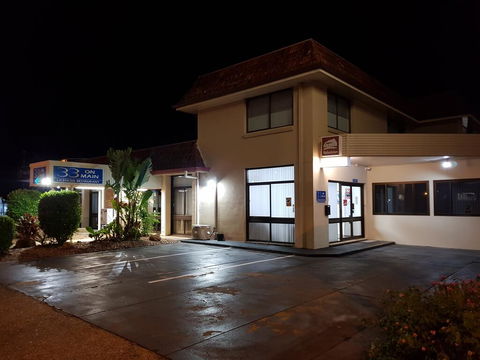 Caravilla Motor Inn - Whitsundays Accommodation 0