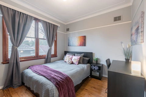 Carramar CozyHome 1minStation 5Bdrms1.5bathSleeps8 - Whitsundays Accommodation 3