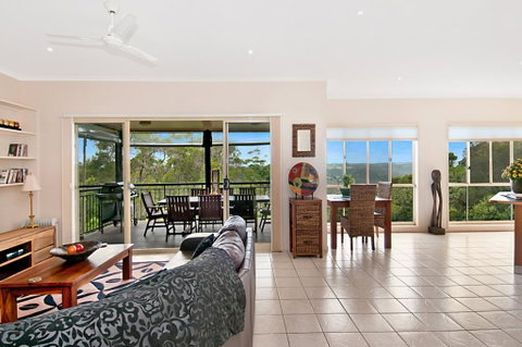 Casa Al Lago - Whitsundays Accommodation 0
