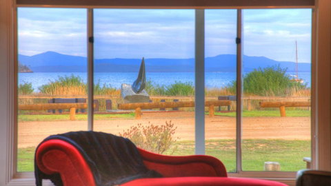 Castaway Cottage - Whitsundays Accommodation 0