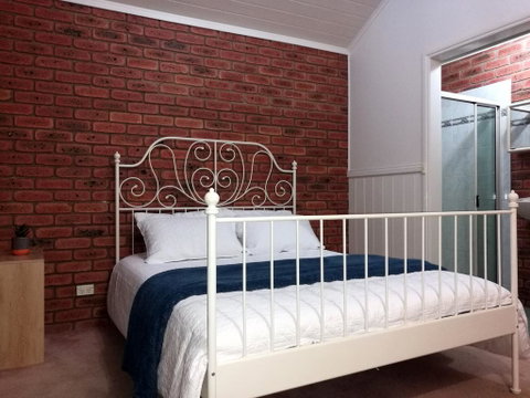 Castle Stay At Lakes Entrance - Whitsundays Accommodation 3