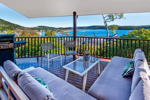 Casuarina 18 Ocean View House Central Location BBQ Golf Buggy - Whitsundays Accommodation 0