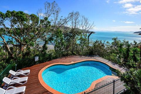 Casuarina 18 Ocean View House Central Location BBQ Golf Buggy - Whitsundays Accommodation 1