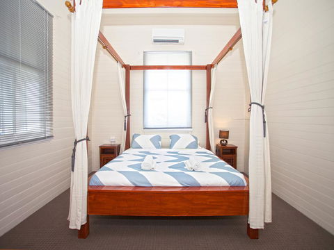CBD Holiday Home - Whitsundays Accommodation 1