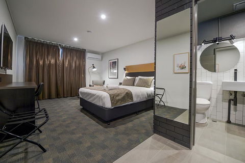 CBD Motor Inn - Whitsundays Accommodation 0