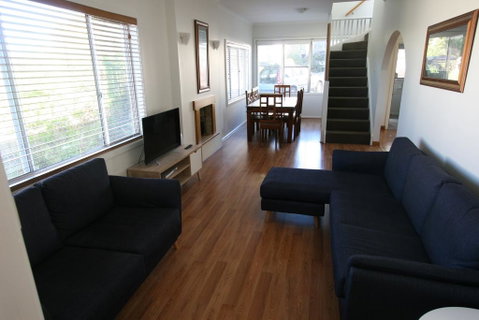 Cedar Cottages Blackmans Bay - Whitsundays Accommodation 3