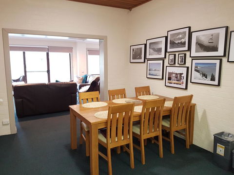 Cedarwood Apartments - Whitsundays Accommodation 0