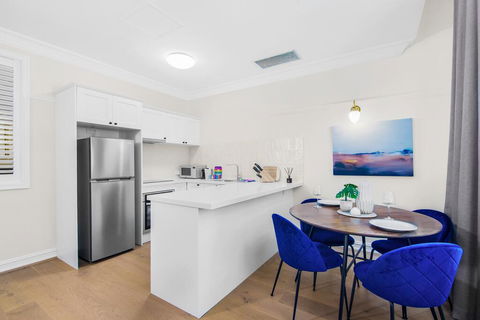 Central Apartment With Spacious Living And Dining - Whitsundays Accommodation 3
