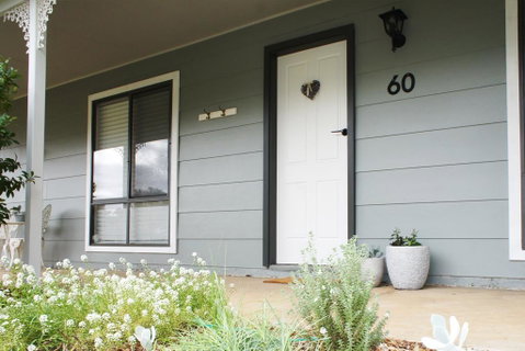 Charlottes Honor - River & Golf Cottage - Whitsundays Accommodation 0