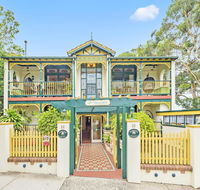 Charrington Hotel - Whitsundays Accommodation
