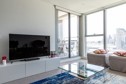 Chic, Modern & Stylish.Stunning Views,Free Parking - Whitsundays Accommodation 0