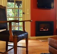 Circa Red London Daylesford - Whitsundays Accommodation