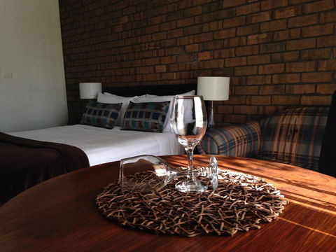 City Colonial Motor Inn - Whitsundays Accommodation 0