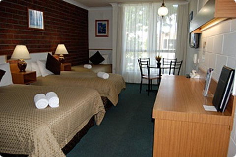 City Gardens Motel - Whitsundays Accommodation 2