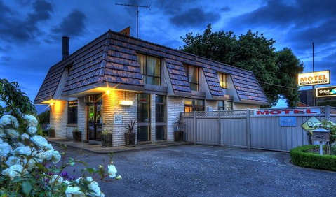 City Gardens Motel - Whitsundays Accommodation 0