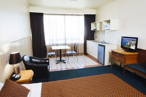 City Oasis Inn - Whitsundays Accommodation 2
