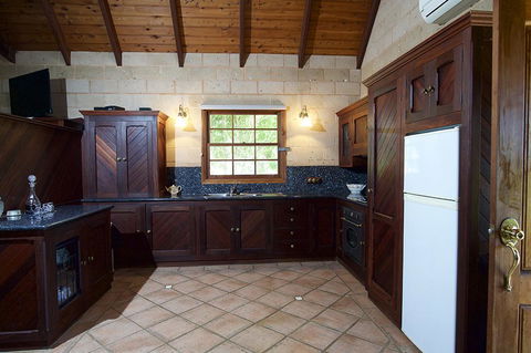 Clarendon Forest Retreat - Whitsundays Accommodation 1