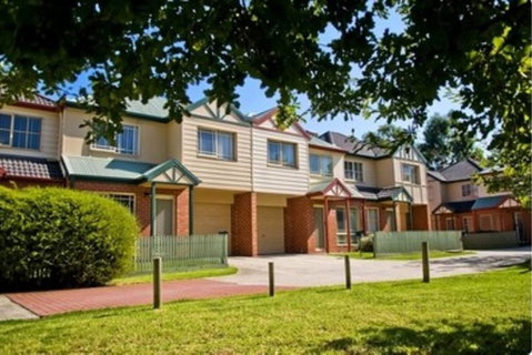 Classic Queen Room 2 In Oakleigh - Whitsundays Accommodation 2