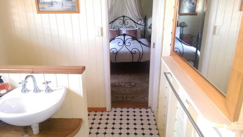 Classique Bed & Breakfast - Whitsundays Accommodation 1