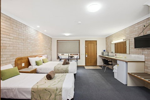 Clifford Gardens Motor Inn - Whitsundays Accommodation 2