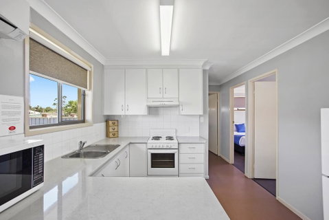 Clifford Gardens Motor Inn - Whitsundays Accommodation 3