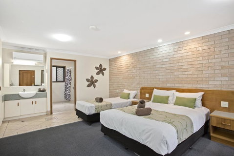 Clifford Gardens Motor Inn - Whitsundays Accommodation 1