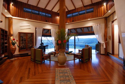 Cloud 9 - Whitsundays Accommodation 2