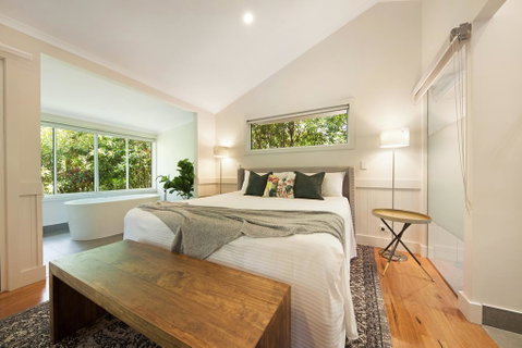 Clouds Montville - Whitsundays Accommodation 0