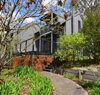Cloudsong Chalet 2 - Close to the village centre - Whitsundays Accommodation