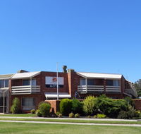 cluBarham Motel - Whitsundays Accommodation