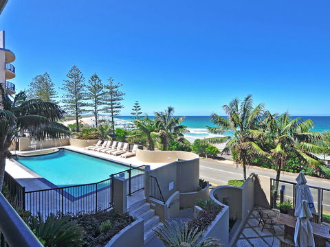 Clubb Coolum Beach Resort - Whitsundays Accommodation 2
