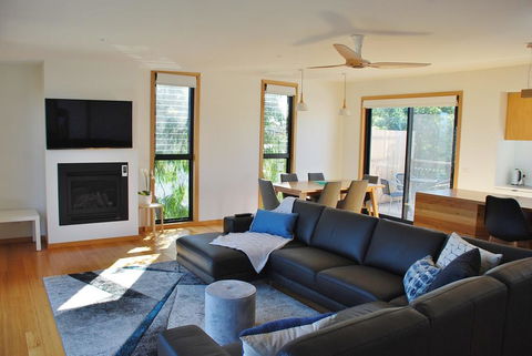 COASTAL BEAUTY ON BRUCE - Whitsundays Accommodation 3