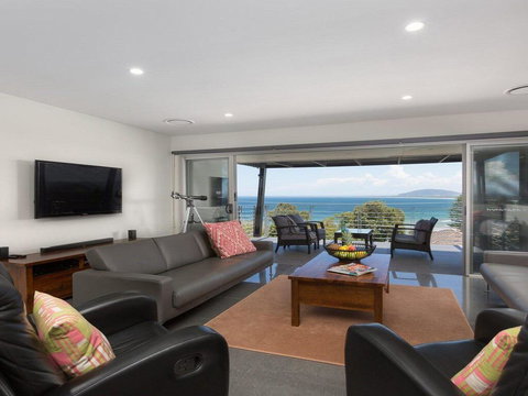 Coastal Calm - Relax, Revive, Rejuvenate - Whitsundays Accommodation 2