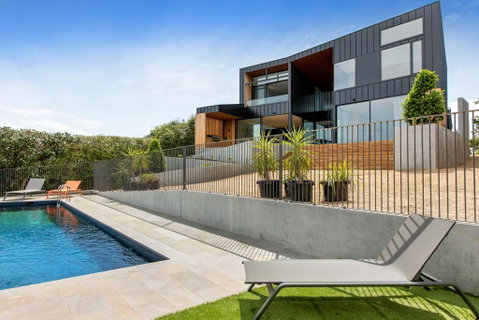 COASTAL LUXE - MT MARTHA - Whitsundays Accommodation 0