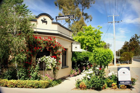 CocknBull Boutique Hotel Echuca - Whitsundays Accommodation 0