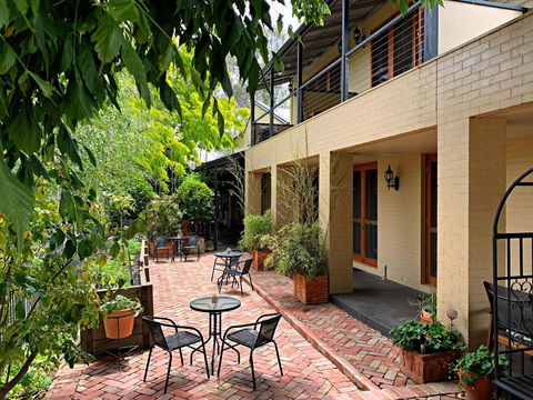 CocknBull Boutique Hotel Echuca - Whitsundays Accommodation 1