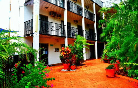 Coconut Grove Holiday Apartments - Whitsundays Accommodation 1