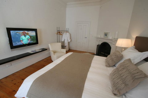 Colhurst House - Whitsundays Accommodation 0