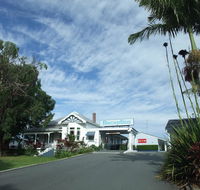 Colonial Court Motor Inn - Whitsundays Accommodation