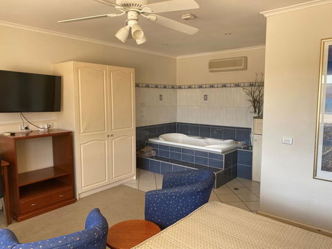 Comfort Inn & Suites Augusta Westside - Whitsundays Accommodation 3