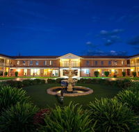 Comfort Inn  Suites King Avenue - Whitsundays Accommodation