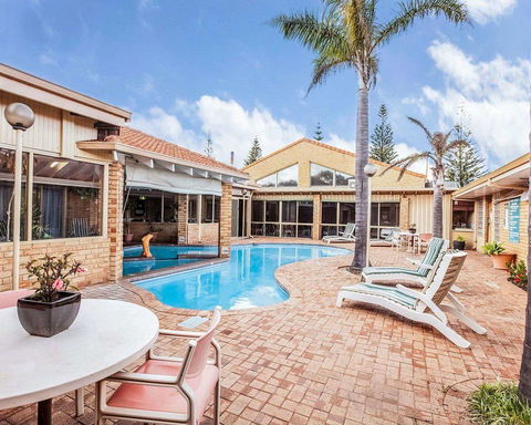 Comfort Inn Bay Of Isles - Whitsundays Accommodation 2