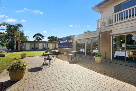 Comfort Inn Flinders On Main - Whitsundays Accommodation 2