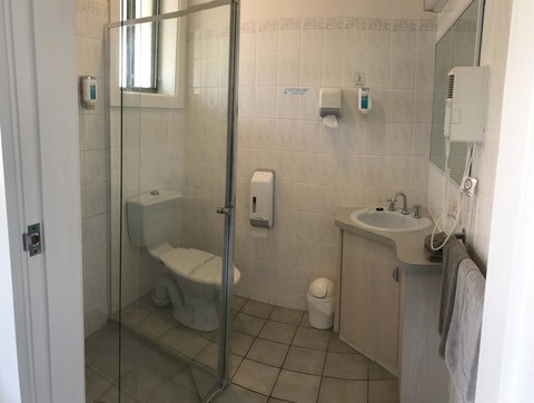 Comfort Inn The Lakes - Whitsundays Accommodation 1