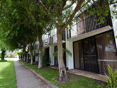Connells Motel & Serviced Apartments - Whitsundays Accommodation 1