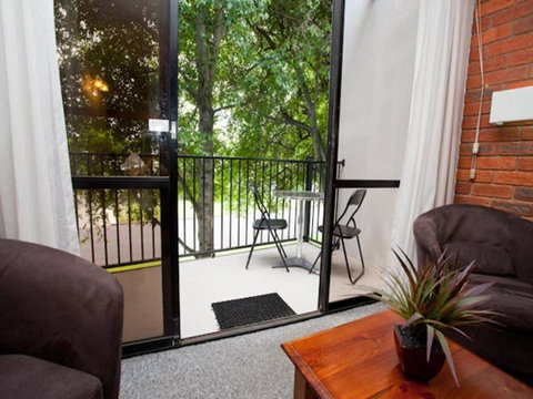 Connells Motel & Serviced Apartments - Whitsundays Accommodation 0