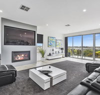 CONROE EXECUTIVE TOWNHOUSE - MODERN  STYLISH - Whitsundays Accommodation